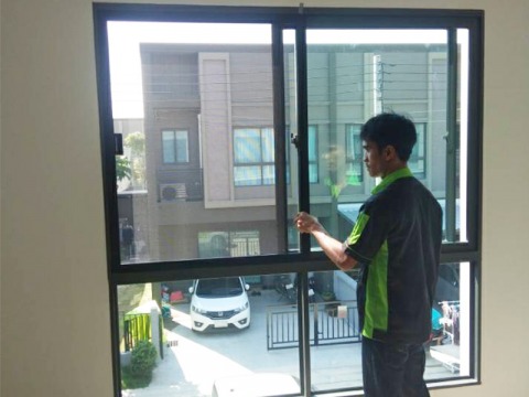 ช่างกระจกอลูมิเนียมสมุทรสาคร